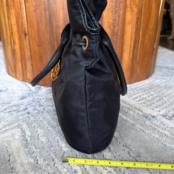 Tommy Hilfiger Womens Black Tote Bag Gold Logo  Magnetic Close - Picture 3 of 14